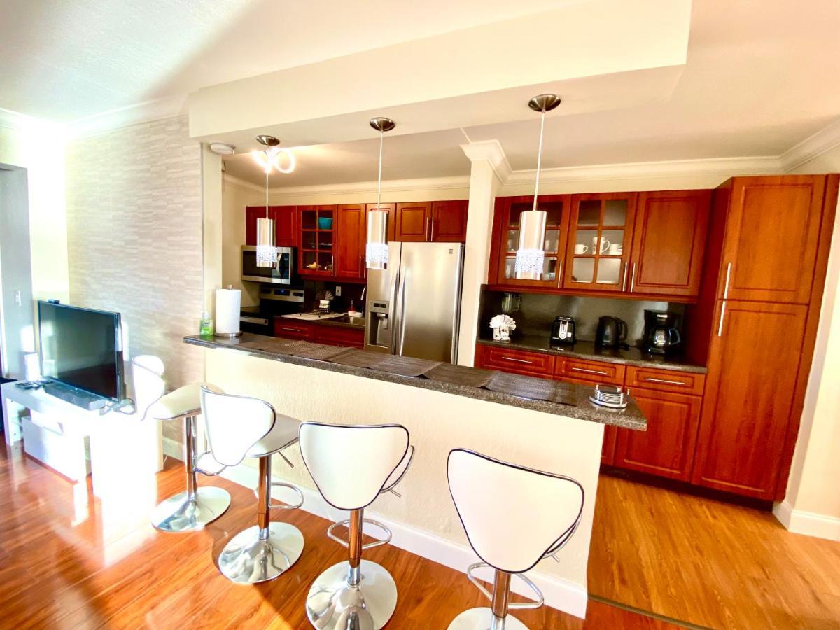 Deluxe Waterfront One Bedroom Apartment With Miami Skyline View, Free Parking 5 Mins Drive To Miami Beach Esterno foto